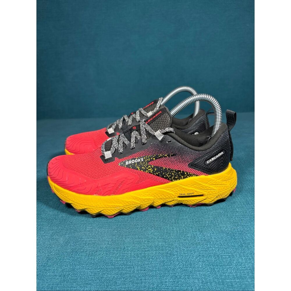 Brooks Cascadia 18 Trail Running Shoes Women’s Size 5.5 Pink Yellow 1203921B609